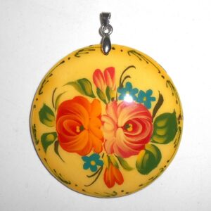 Pendant round: Roses on light yellow Babooshki s