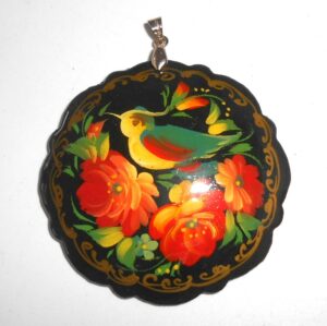 Pendant fancy round: Bird on black Babushka Matryoshka Babooshki Babushkas