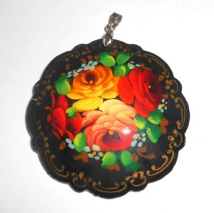 Pendant fancy round: Flowers on black Babushka Matryoshka Babooshki Babushkas