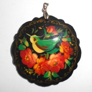 Pendant fancy round: Bird & red roses on black Babooshki s