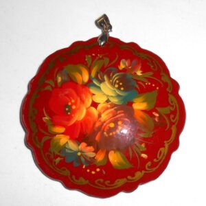 Pendant fancy round: Flowers on red Babushka Matryoshka Babooshki Babushkas