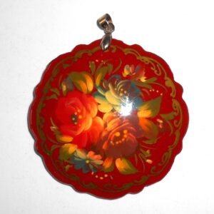 Pendant fancy round: Flowers on red Babooshki s