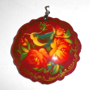 Pendant fancy round: Bird on red Babushka Matryoshka Babooshki Babushkas