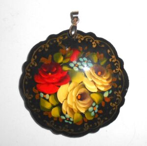 Pendant fancy round: Yellow & red roses on black Babooshki s