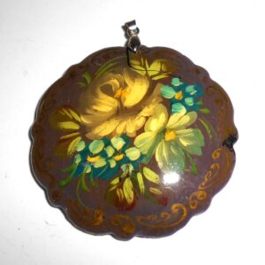 Pendant fancy round: Wild flowers on brown Babushka Matryoshka Babooshki Babushkas