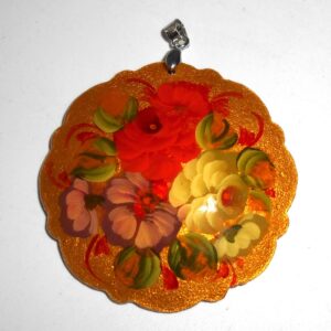 Pendant fancy round: Roses on gold Babushka Matryoshka Babooshki Babushkas