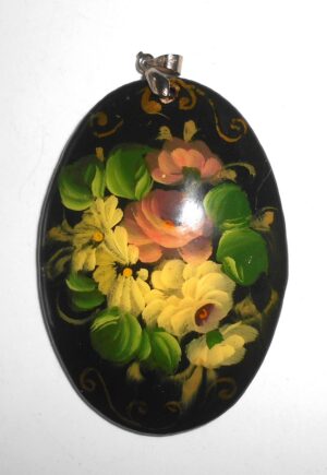 Pendant oval: White & pink roses on black Babooshki s