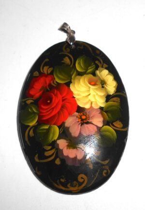 Pendant oval: Red & yellow roses on black Babushka Matryoshka Babooshki Babushkas