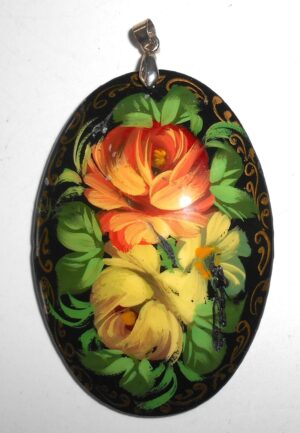 Pendant oval: Flowers on black Babooshki s