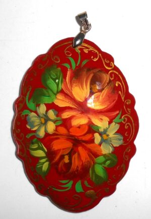 Pendant fancy oval: Flowers on red Babooshki s