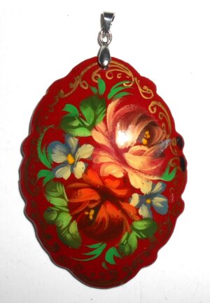 Pendant fancy oval: Roses on red Babooshki s