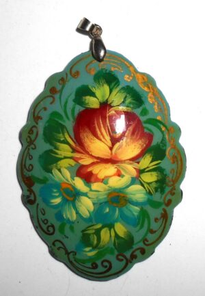 Pendant fancy oval: Roses on pale blue Babooshki s