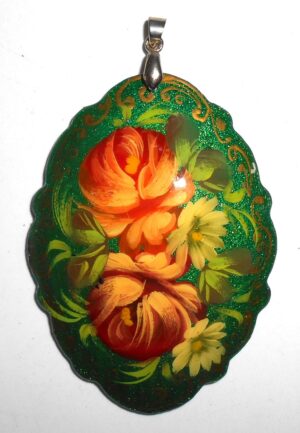 Pendant fancy oval: Roses on sparkling green Babooshki s