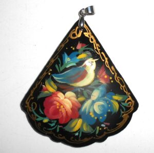 Pendant fan shape: Bird on black Babooshki s