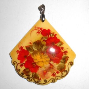 Pendant fan shape: Poppies on yellow Babooshki s