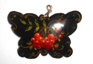 Pendant butterfly shape: Red rowan on black Babooshki s