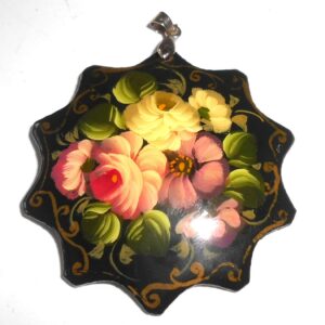 Pendant star shape: Roses on black Babushka Matryoshka Babooshki Babushkas