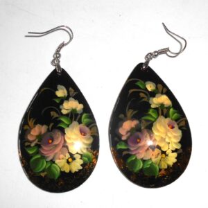 Earrings drop shape: ‘Pale Roses’ on black Babooshki s