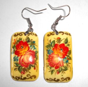 Earrings rectangle shape: ‘Roses’ on light yellow Babooshki s