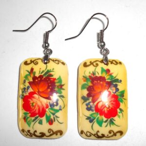Earrings rectangle shape: ‘Red Roses’ on light yellow Babooshki s