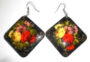 Earrings rhombus shape: ‘White & red roses’ on black Babooshki s