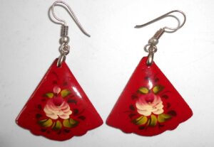 Earrings small fan: 'Pink rose' on red Babushka Matryoshka Babooshki Babushkas