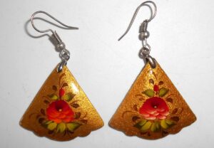 Earrings small fan: 'Red rose' on gold Babushka Matryoshka Babooshki Babushkas