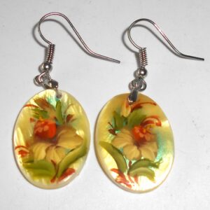 Earrings pearl oval: ‘White flower’ Babooshki s