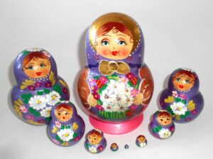 Girl with daisies 9-set Babushka Matryoshka nesting Doll Babooshki Babushkas