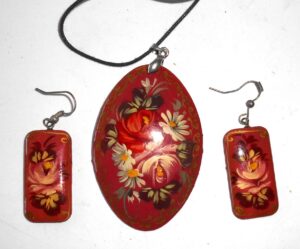 Earrings and pendant on a string: Flowers on red Matryoshka Babooshki Babushkas