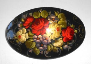 Hair Clip: Red roses on black oval Matryoshka Babooshki Babushkas