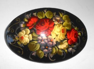 Hair Clip: Red roses on black oval Babooshki s