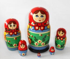 Village 6-set red scarf w/bag Babushka Matryoshka  nesting Doll Babooshki Babushkas Classic Village Traditional