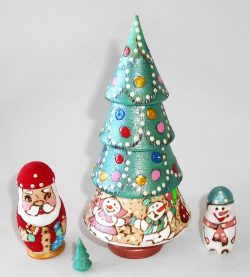 Xmas Tree 4-set Babushka woody Babushka Matryoshka nesting Doll babooshki Babushkas