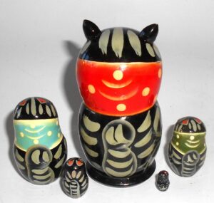 Funny black Cat with gold fish small nesting Doll Babooshki s