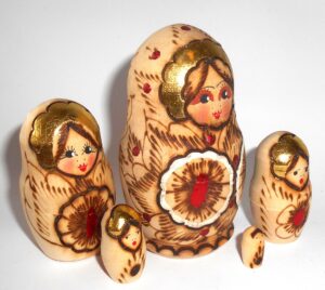 Kira red & green flowers red dots nesting Doll Babooshki s