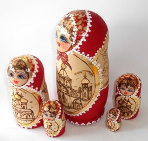 Churches red scarf with flowers 5-set nesting Doll Babooshki s