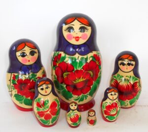 Kirov 7-set PEARL FINISH  scarf Babushka Matryoshka nesting Doll Babooshki Babushkas Classic Village Traditional