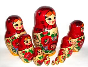 KIROV – Kirovie red scarf giant 10-set nesting Doll Babooshki s Classic Village Traditional