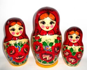 KIROV – Kirovie red scarf giant 10-set nesting Doll Babooshki s Classic Village Traditional