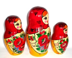 KIROV – Kirovie red scarf giant 10-set nesting Doll Babooshki s Classic Village Traditional