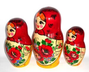 KIROV – Kirovie red scarf giant 10-set nesting Doll Babooshki s Classic Village Traditional
