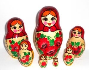 KIROV – Kirovie red scarf giant 10-set nesting Doll Babooshki s Classic Village Traditional