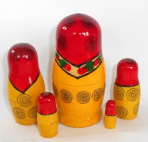 Semenov small 5-set red scarf nesting Doll Babooshki s Classic Village Traditional