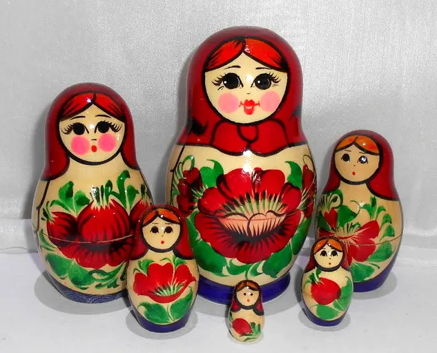 Kirov 6-set (red/purple) Babushka Matryoshka nesting Doll Babooshki Babushkas Classic Village Traditional