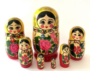 Semenov pink scarf with flowers 7-set Babushka Matryoshka nesting Doll (Copy)