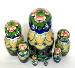Village date in Winter teal scarf 7-set Babushka Matryoshka nesting Doll (Copy)