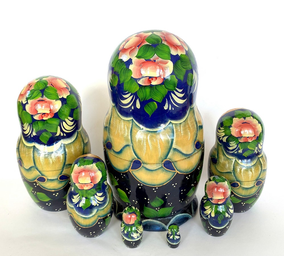 Village date in Winter teal scarf 7-set Babushka Matryoshka nesting Doll (Copy)